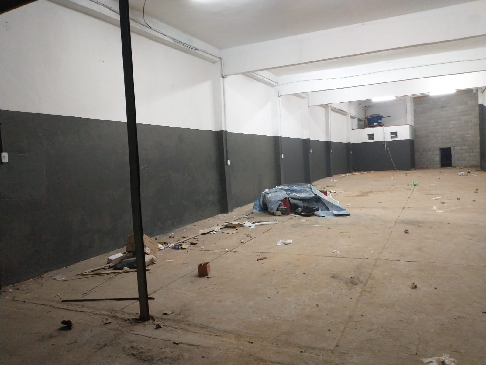Depósito-Galpão-Armazém para alugar, 300m² - Foto 2