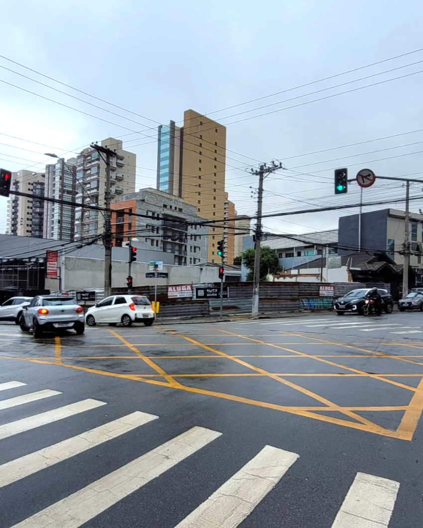 Loteamento e Condomínio para alugar, 600m² - Foto 1