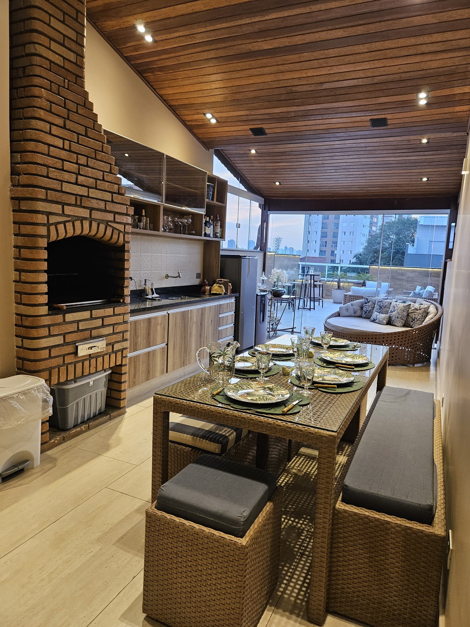 Apartamento à venda e aluguel com 3 quartos, 140m² - Foto 4