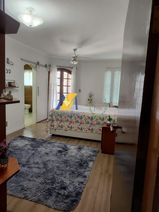 Casa à venda com 3 quartos, 202m² - Foto 12