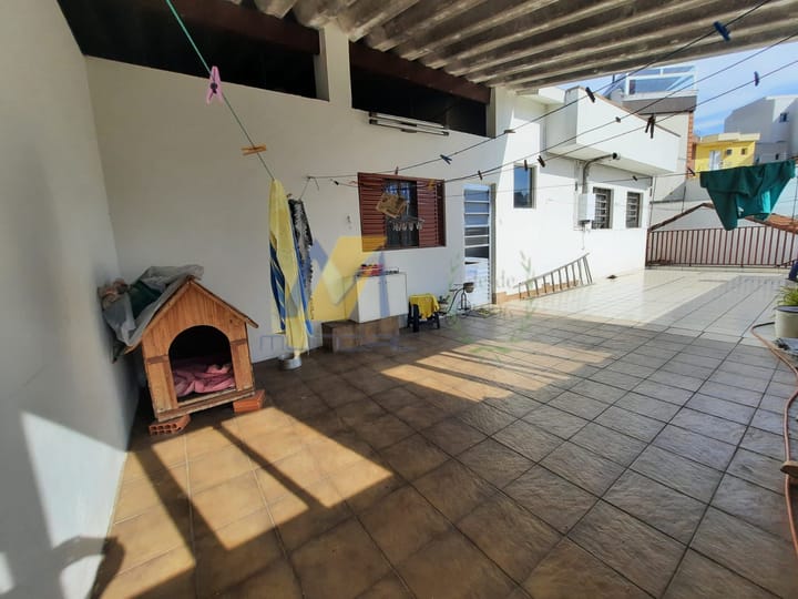 Casa para alugar com 6 quartos, 300m² - Foto 34