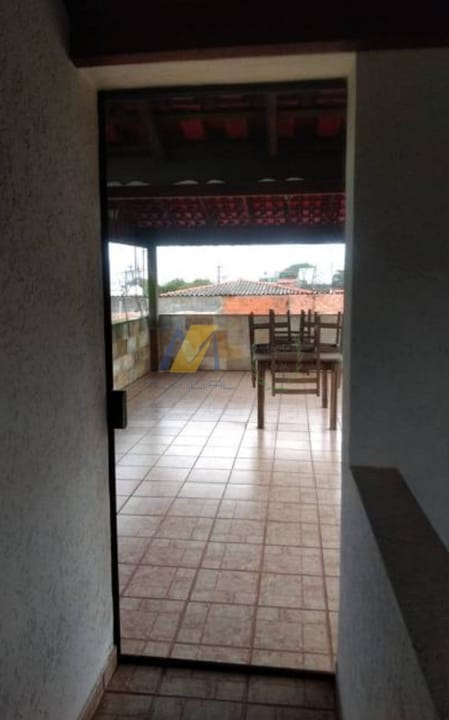 Casa para alugar com 2 quartos, 250m² - Foto 8