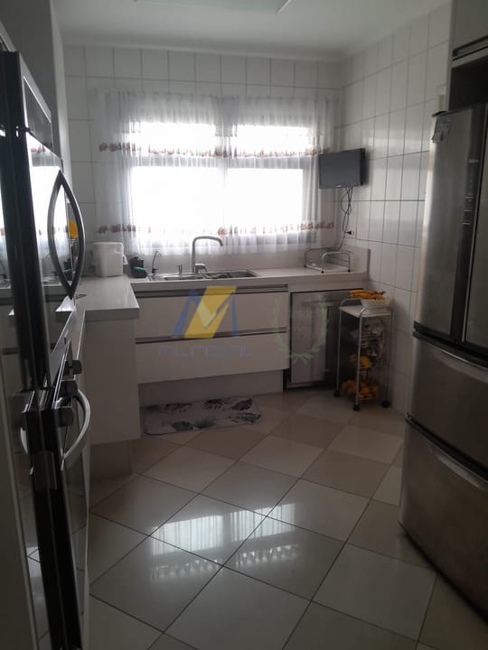 Apartamento para alugar com 3 quartos, 139m² - Foto 21