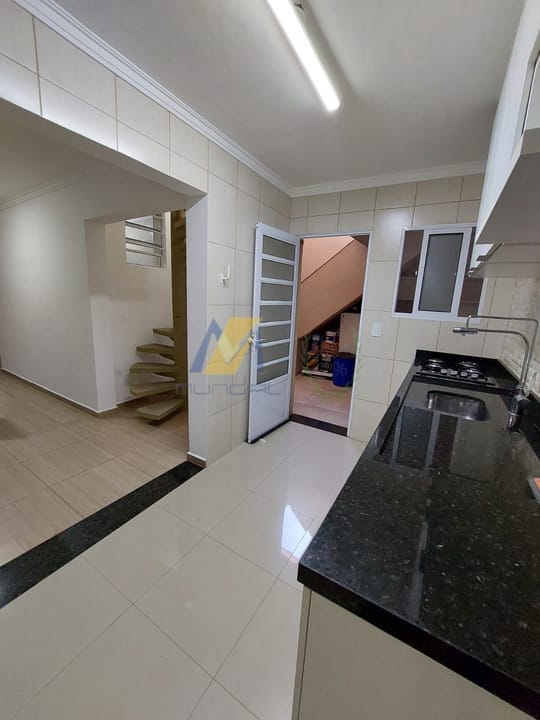 Casa à venda com 3 quartos, 120m² - Foto 11