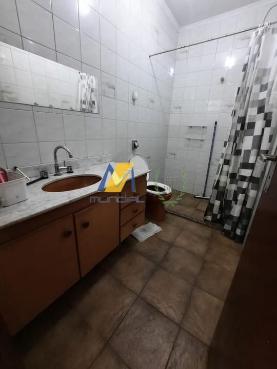 Casa para alugar com 6 quartos, 300m² - Foto 29