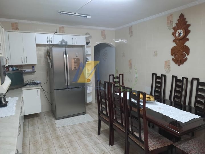 Casa à venda com 3 quartos, 250m² - Foto 6