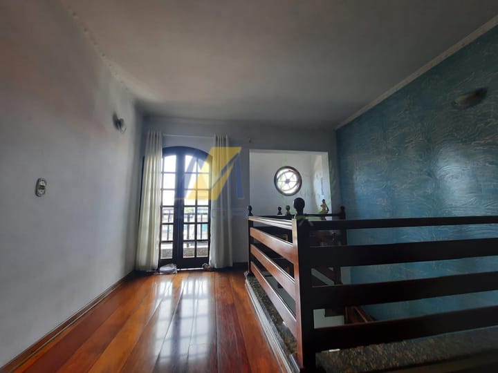 Casa para alugar com 6 quartos, 300m² - Foto 5