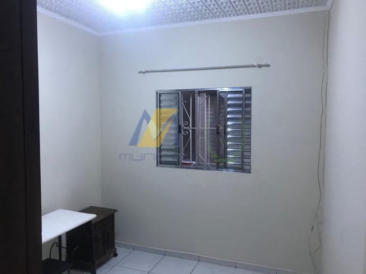 Casa à venda com 5 quartos, 150m² - Foto 2