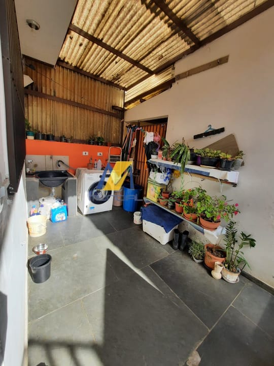 Casa para alugar com 6 quartos, 300m² - Foto 15