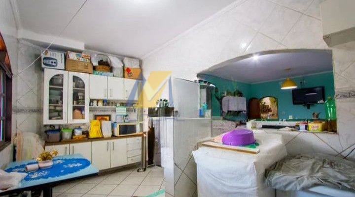 Casa à venda com 4 quartos, 300m² - Foto 14