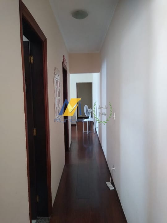 Casa à venda com 3 quartos, 270m² - Foto 8