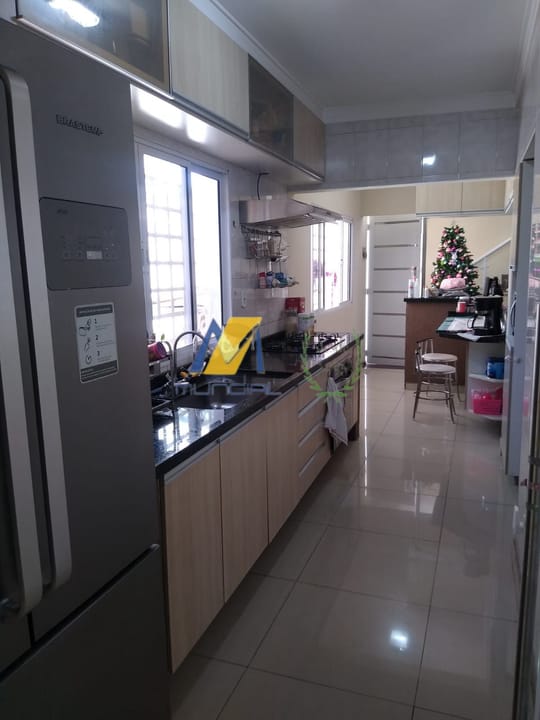 Casa à venda com 3 quartos, 270m² - Foto 24
