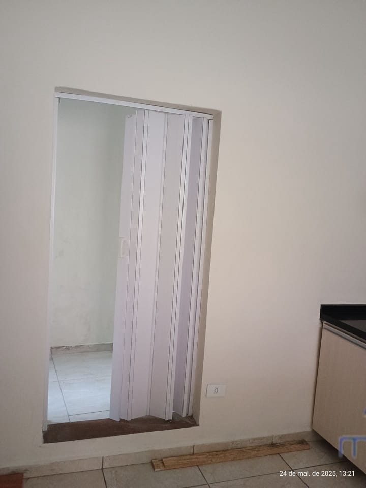 Casa para alugar com 1 quarto, 50m² - Foto 12