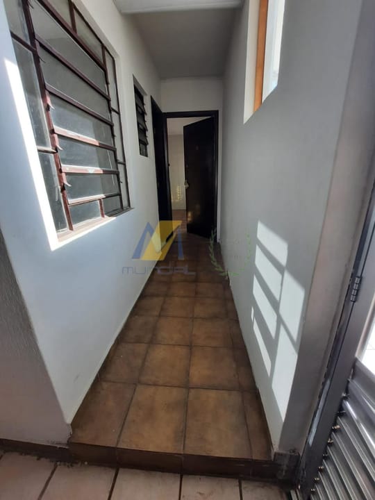 Casa para alugar com 6 quartos, 300m² - Foto 33