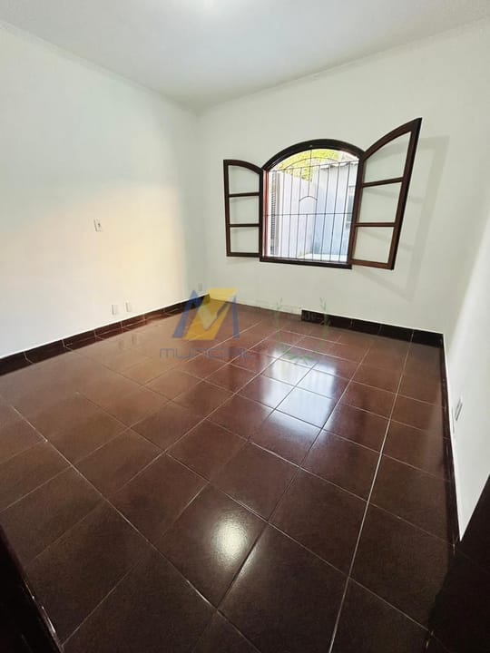 Casa para alugar com 3 quartos, 185m² - Foto 13