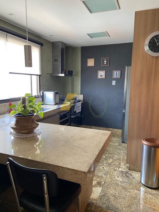 Apartamento à venda com 3 quartos, 198m² - Foto 25