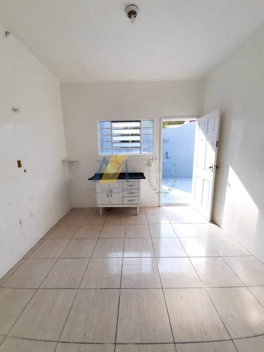 Casa para alugar com 3 quartos, 90m² - Foto 8