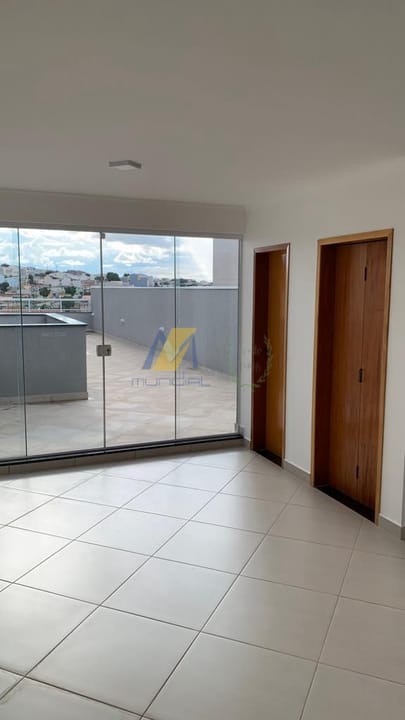 Casa à venda com 2 quartos, 243m² - Foto 26