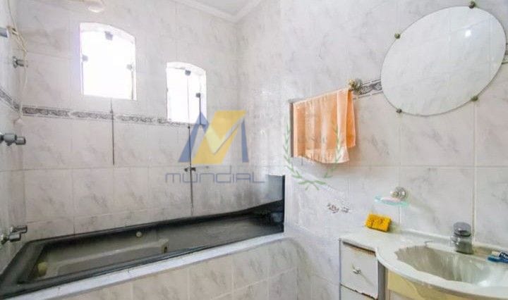 Casa à venda com 4 quartos, 300m² - Foto 17