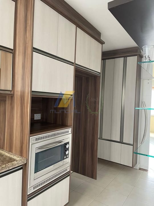 Apartamento à venda com 3 quartos, 111m² - Foto 5