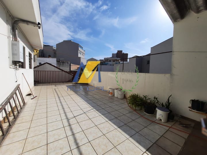 Casa para alugar com 6 quartos, 300m² - Foto 8