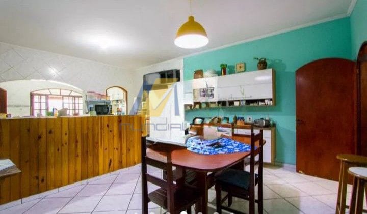 Casa à venda com 4 quartos, 300m² - Foto 6