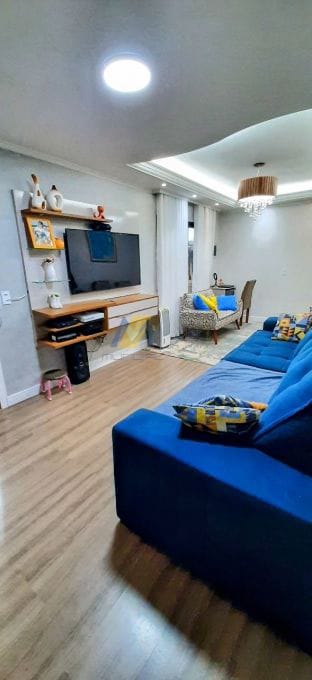 Apartamento à venda com 2 quartos, 70m² - Foto 1