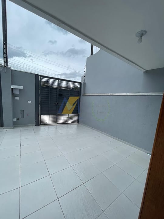 Casa à venda com 2 quartos, 60m² - Foto 3