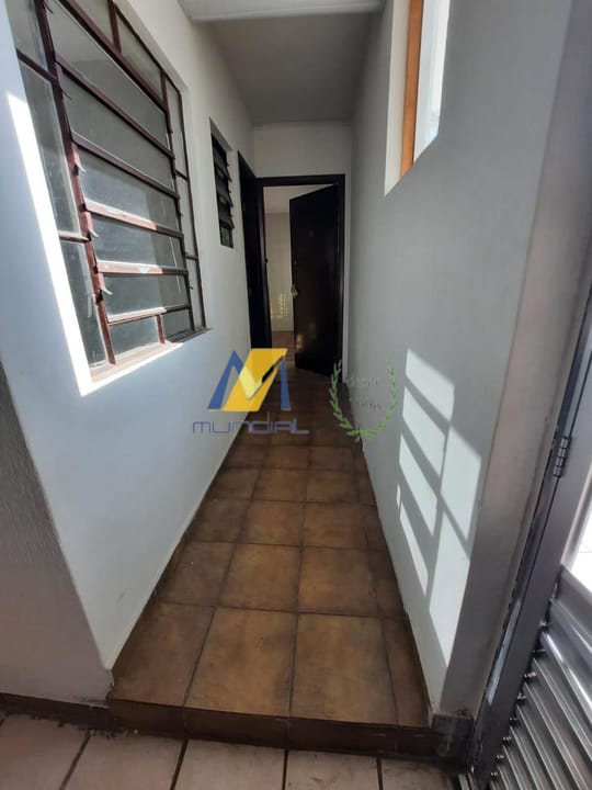 Casa para alugar com 6 quartos, 300m² - Foto 33