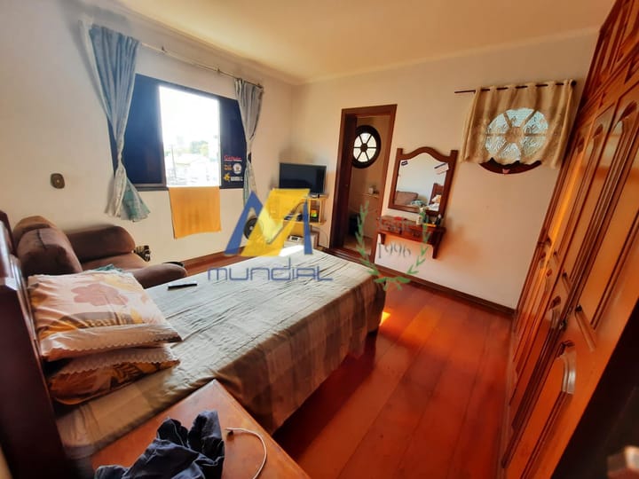 Casa para alugar com 6 quartos, 300m² - Foto 22