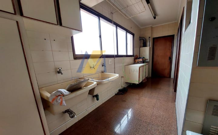 Apartamento para alugar com 4 quartos, 196m² - Foto 6