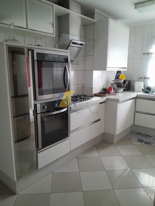 Apartamento para alugar com 3 quartos, 139m² - Foto 25