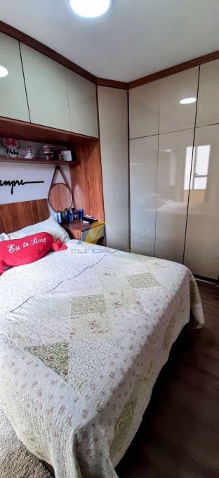 Apartamento à venda com 2 quartos, 70m² - Foto 4