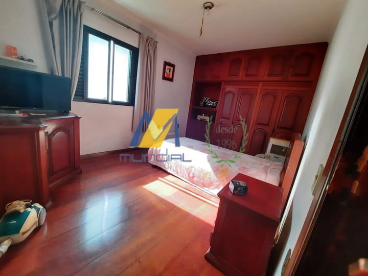 Casa para alugar com 6 quartos, 300m² - Foto 24