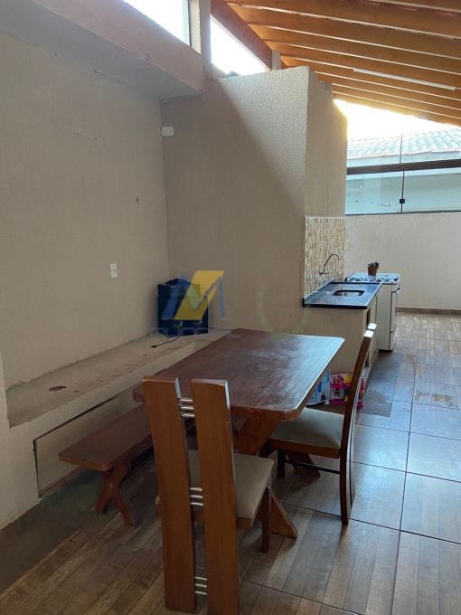 Casa à venda com 3 quartos, 100m² - Foto 5