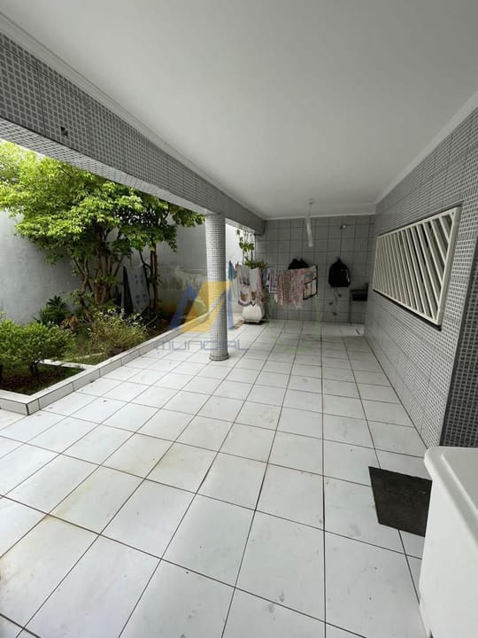 Casa à venda com 4 quartos, 300m² - Foto 16