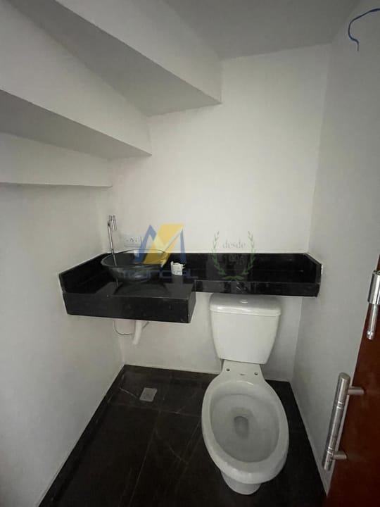 Casa à venda com 2 quartos, 60m² - Foto 10