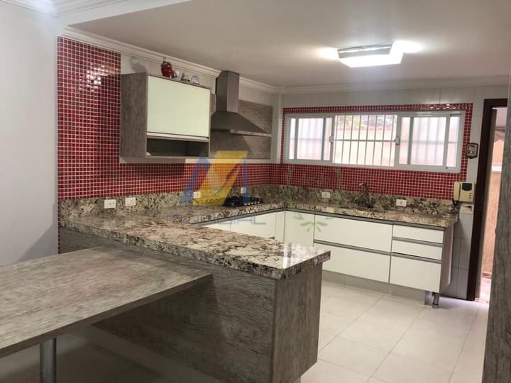 Casa à venda com 3 quartos, 350m² - Foto 9