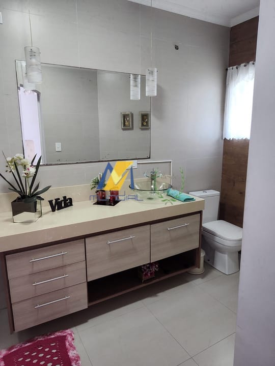 Casa à venda com 3 quartos, 202m² - Foto 8