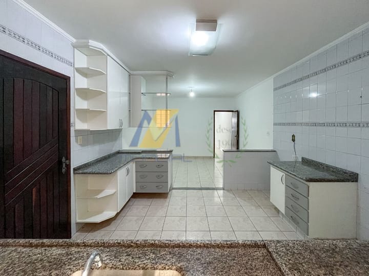 Casa à venda com 3 quartos, 193m² - Foto 7