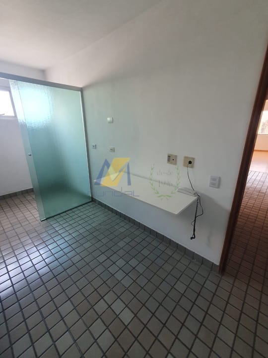 Apartamento para alugar com 2 quartos, 77m² - Foto 35