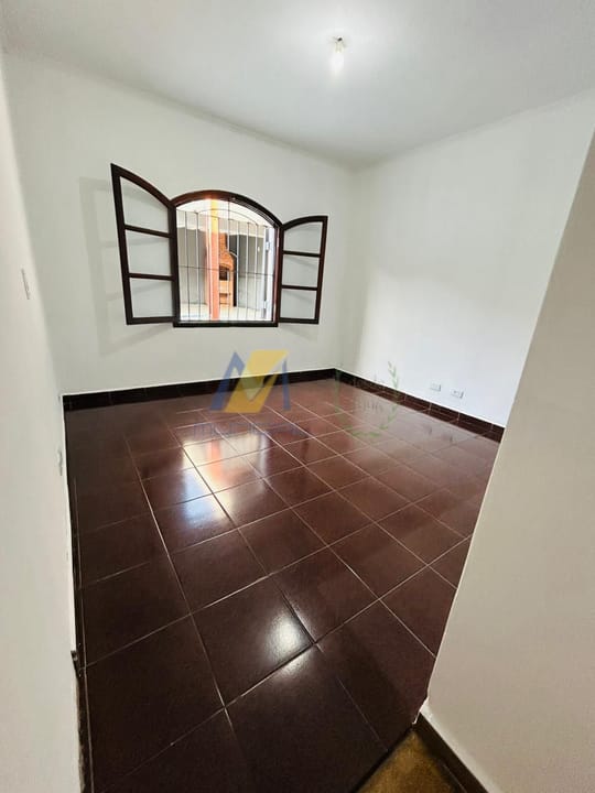 Casa para alugar com 3 quartos, 185m² - Foto 12