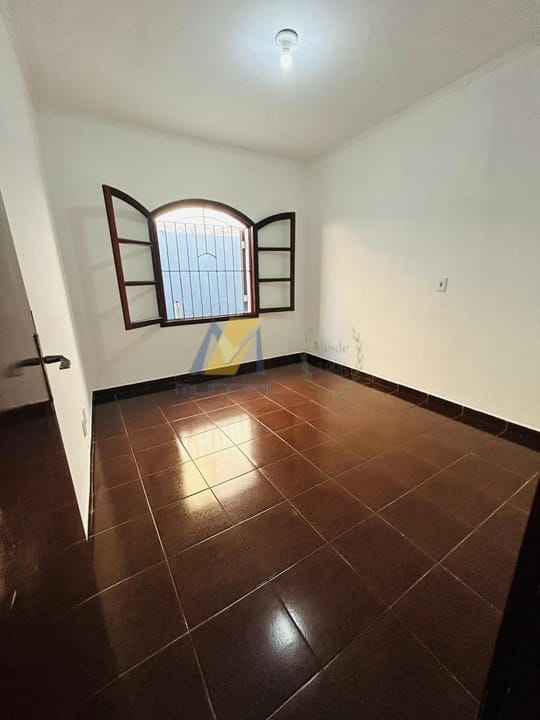 Casa para alugar com 3 quartos, 185m² - Foto 14