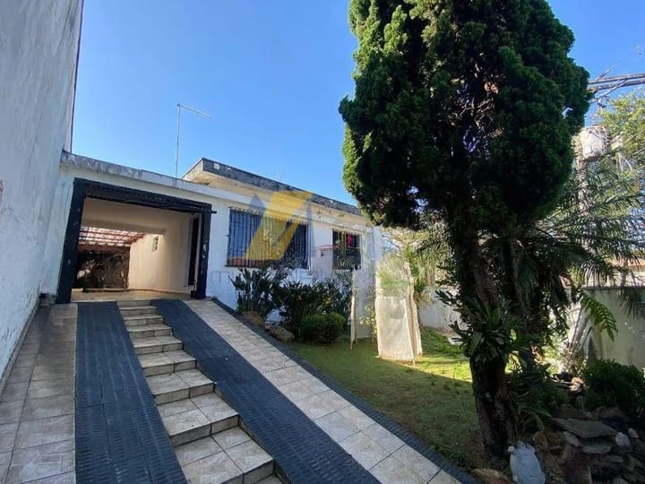 Casa à venda com 2 quartos, 228m² - Foto 1