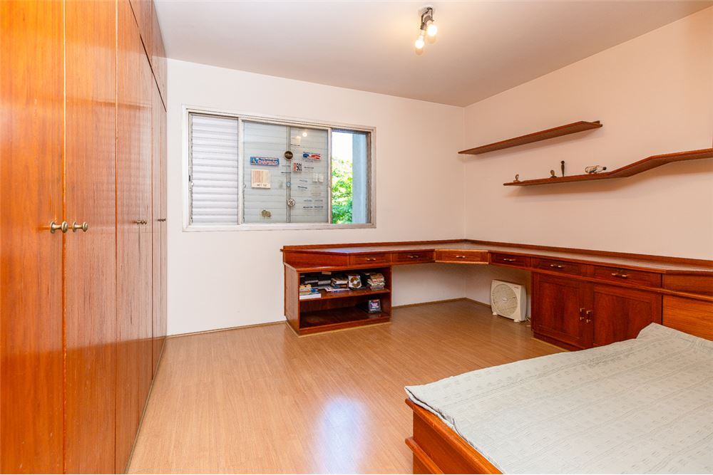 Apartamento à venda com 4 quartos, 175m² - Foto 2