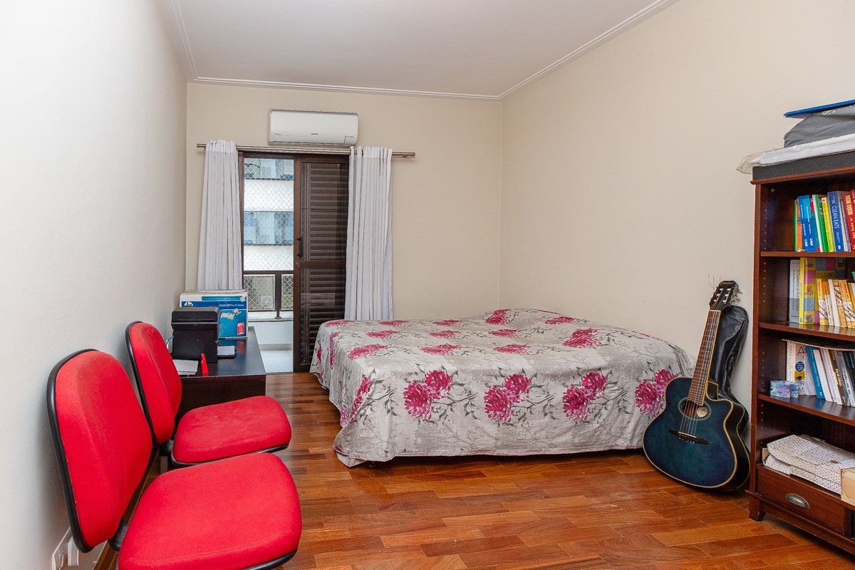 Apartamento à venda com 4 quartos, 223m² - Foto 11