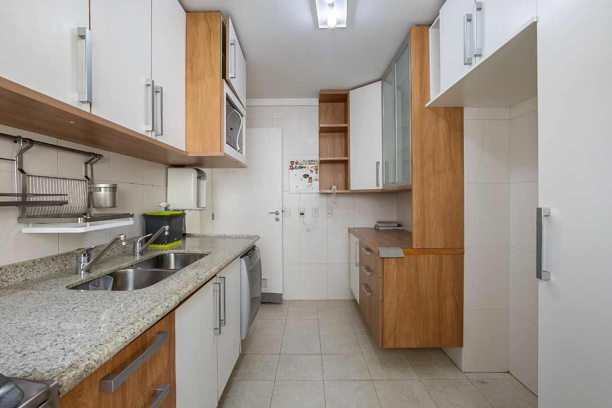 Apartamento à venda com 3 quartos, 198m² - Foto 28