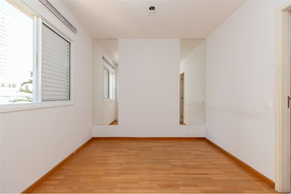 Apartamento à venda com 3 quartos, 115m² - Foto 11