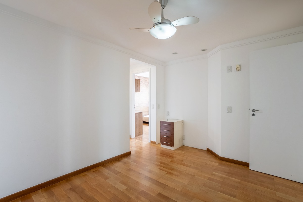 Apartamento à venda com 3 quartos, 198m² - Foto 13