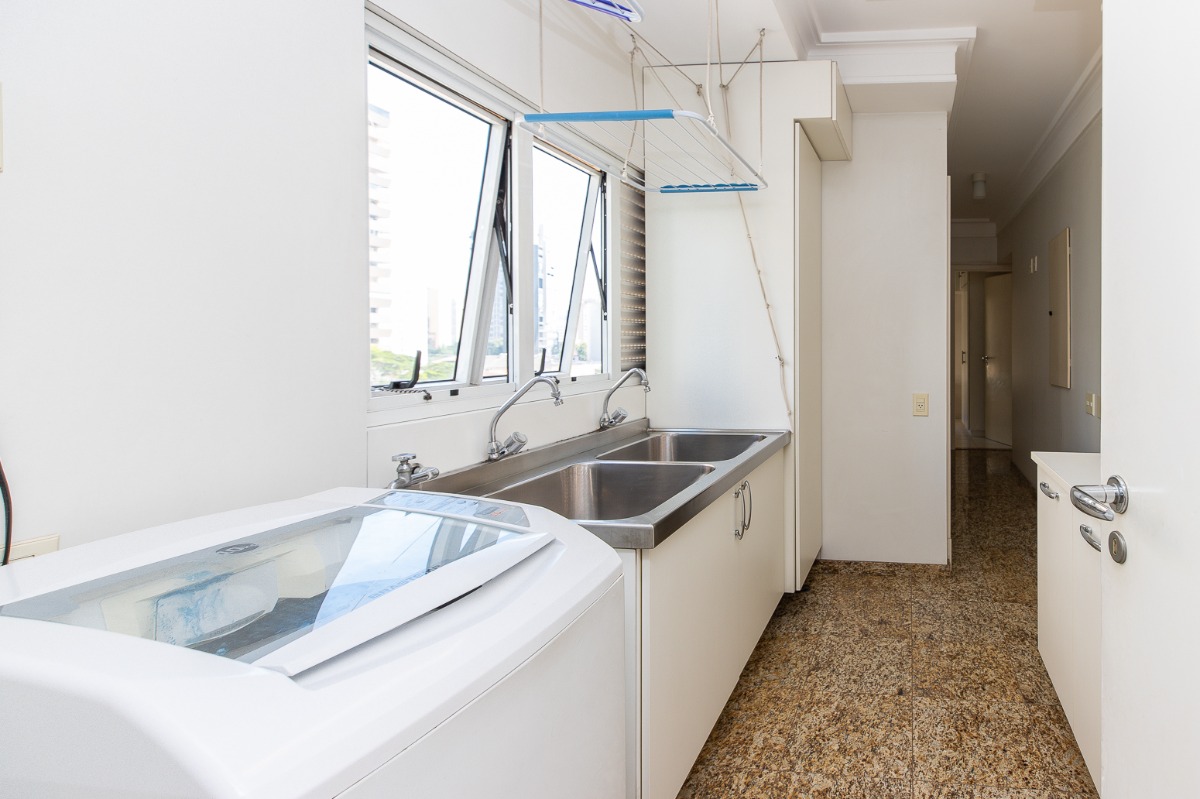 Apartamento à venda com 3 quartos, 243m² - Foto 62